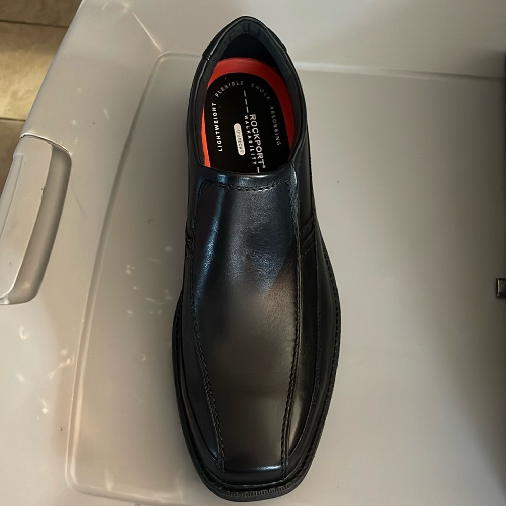Men’s Rockport dress shoes
Brand new in the original box
